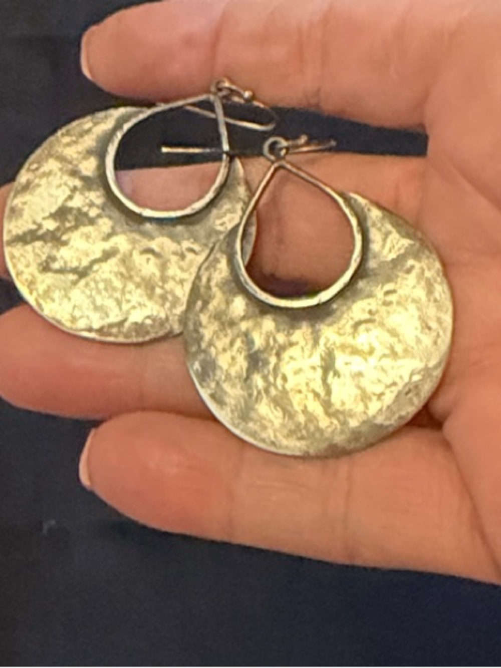 Silpada silver Tone Hammered Disc Hoop Earrings - Picture 4 of 4